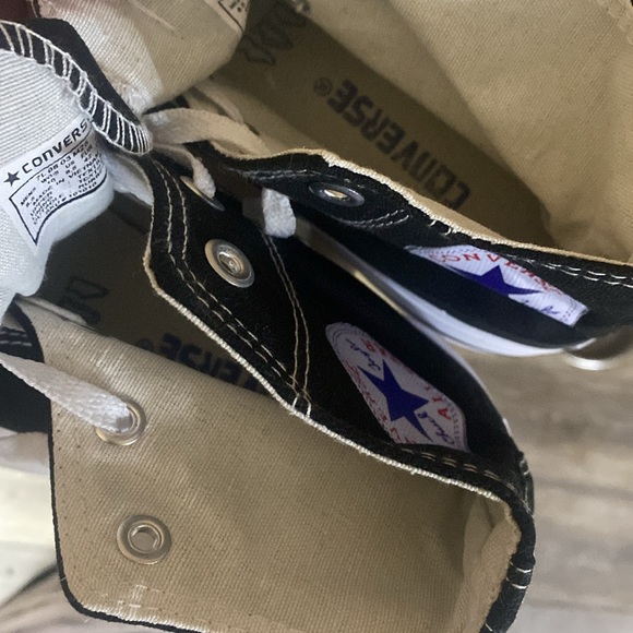 Brand new men’s converses never worn ordered the wrong size - Picture 5 of 5